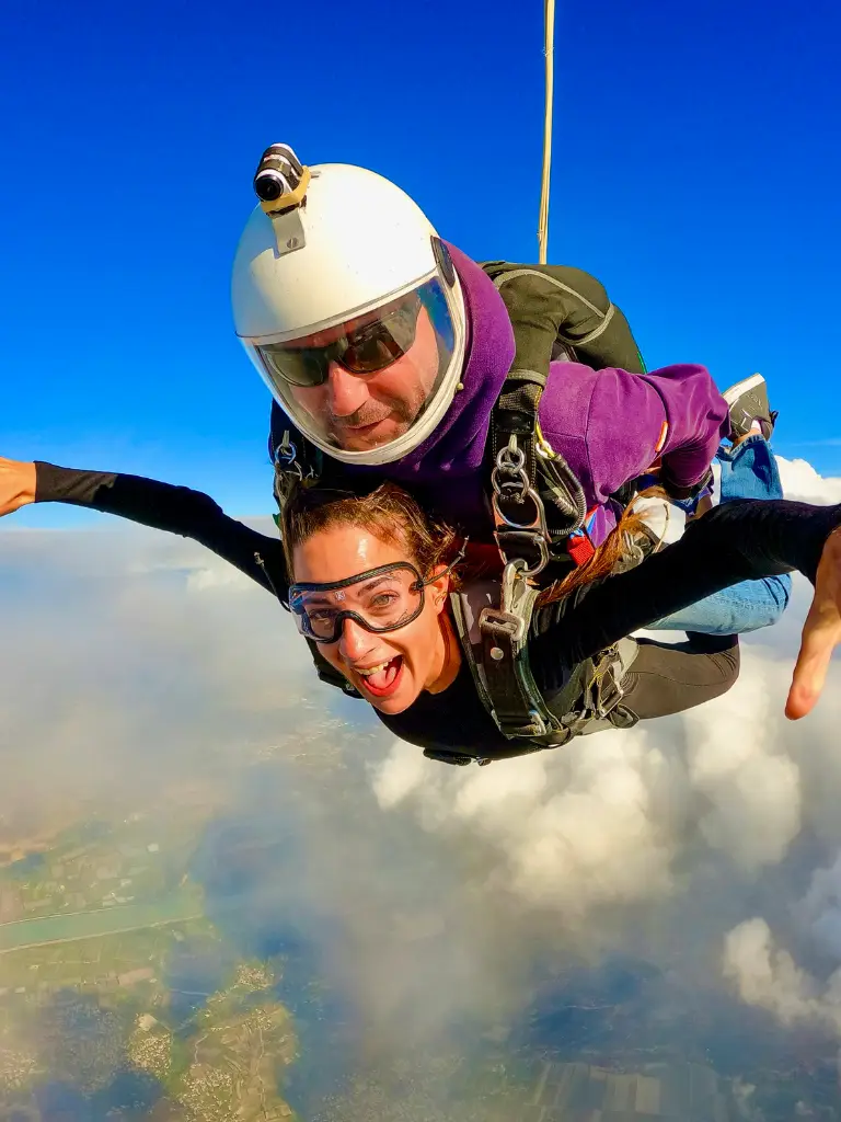 Saut en parachute tandem au-dessus des vignobles d'Avignon et du Vaucluse