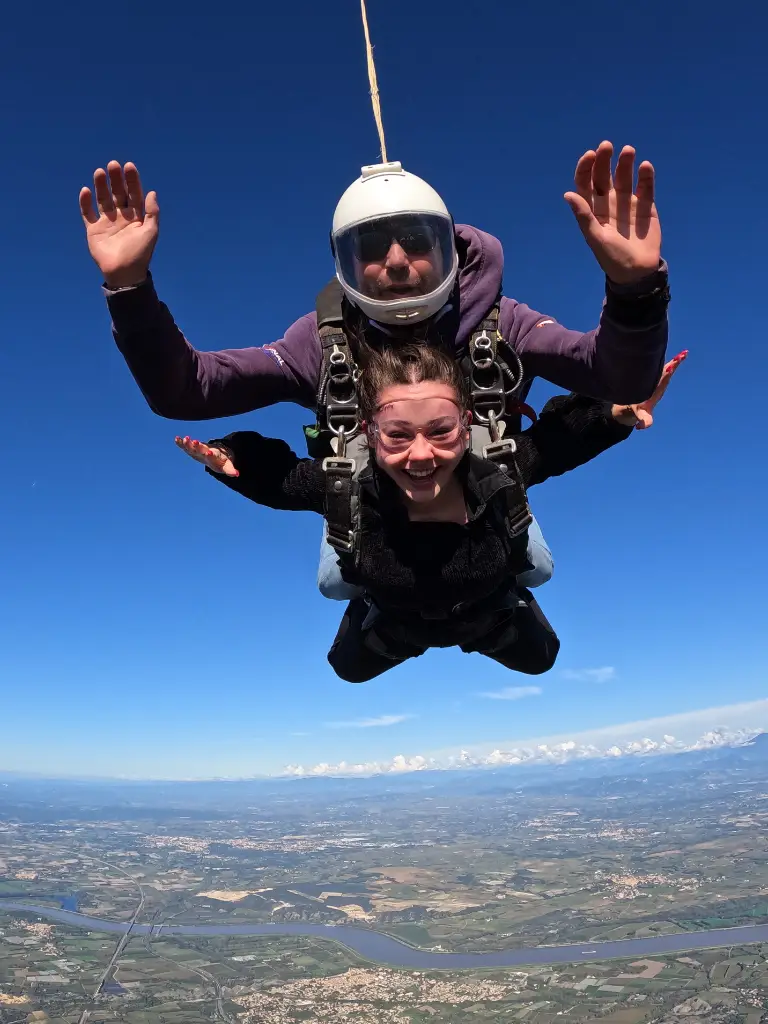 Saut en parachute tandem au-dessus du Gard, proche de Nîmes