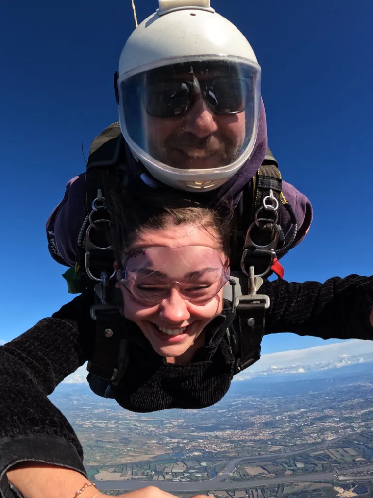 Saut en parachute tandem depuis Salon-de-Provence, vue sur les Alpilles et la Crau